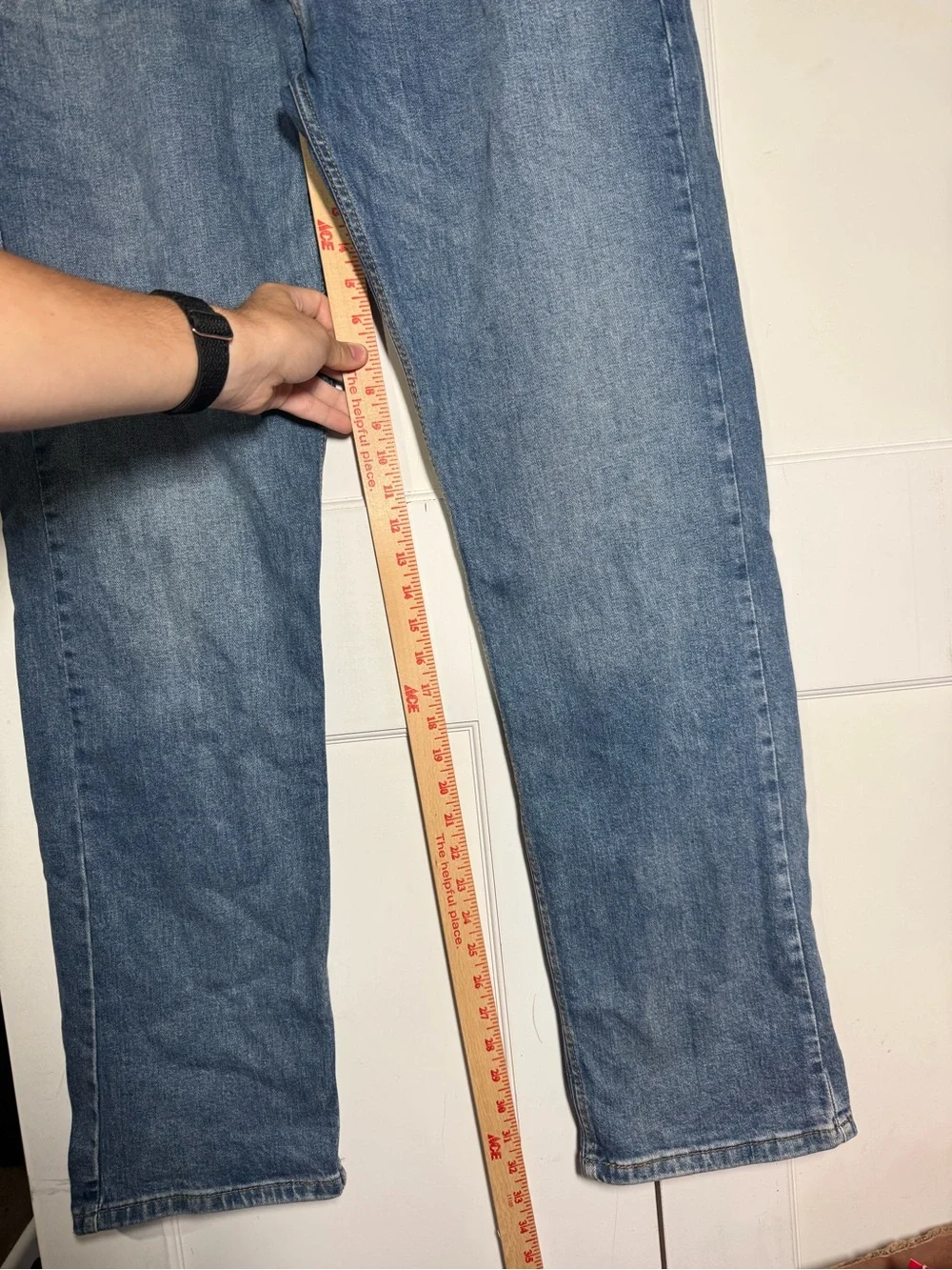 Levi’s 505 Straight Leg Jeans Medium Blue Wash Men’s size 38 x 34 Regular Fit